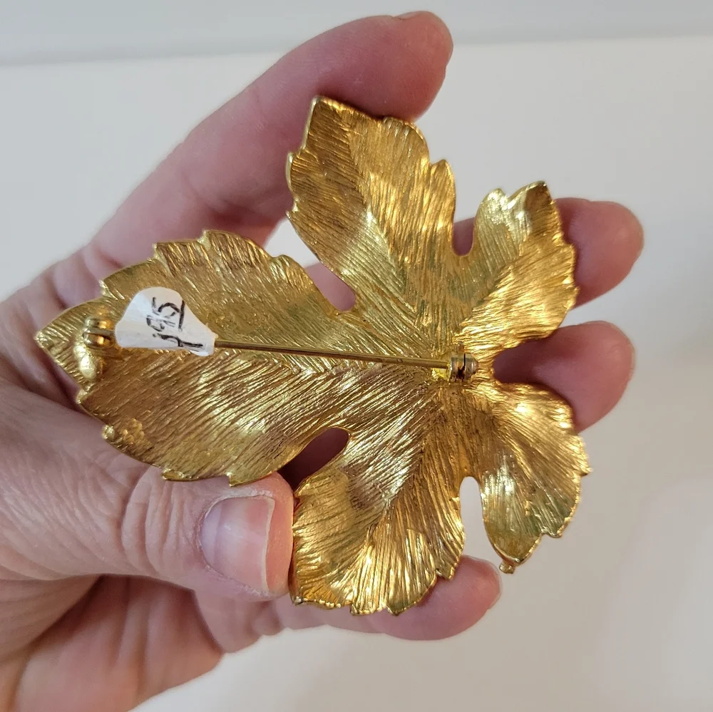 Vintage Large Leaf Brooch Goldtone